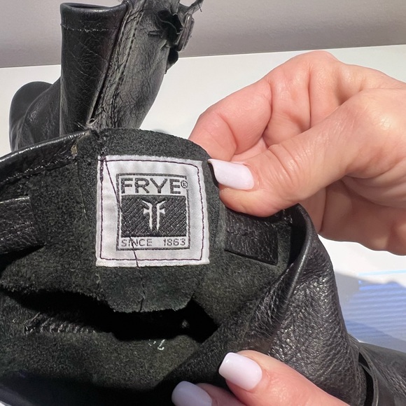 Good condition black leather boots. - Picture 6 of 8